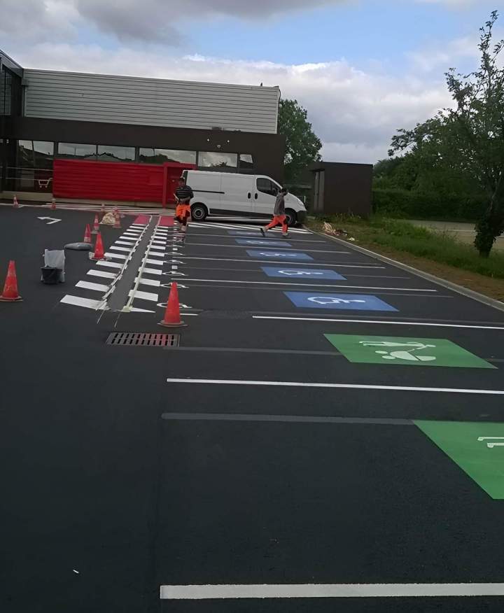 Marquage parking Saint-Léonard-des-Bois