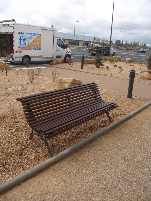 Mobilier urbain Saint-Léonard-des-Bois