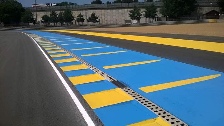 Peinture sur piste Saint-Léonard-des-Bois