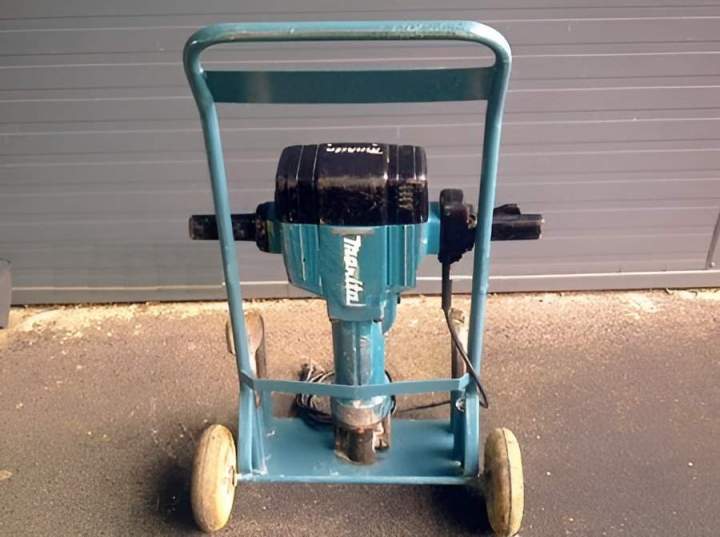 Burineur Saint-Léonard-des-Bois