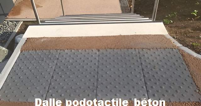 Podotactile tile Saint-Léonard-des-Bois