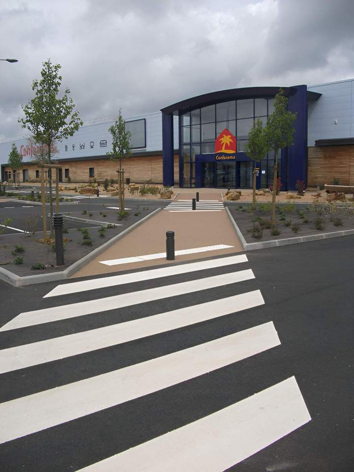 Passage piéton Saint-Léonard-des-Bois