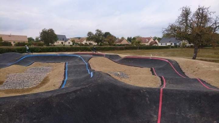 Marquage sur piste Saint-Léonard-des-Bois