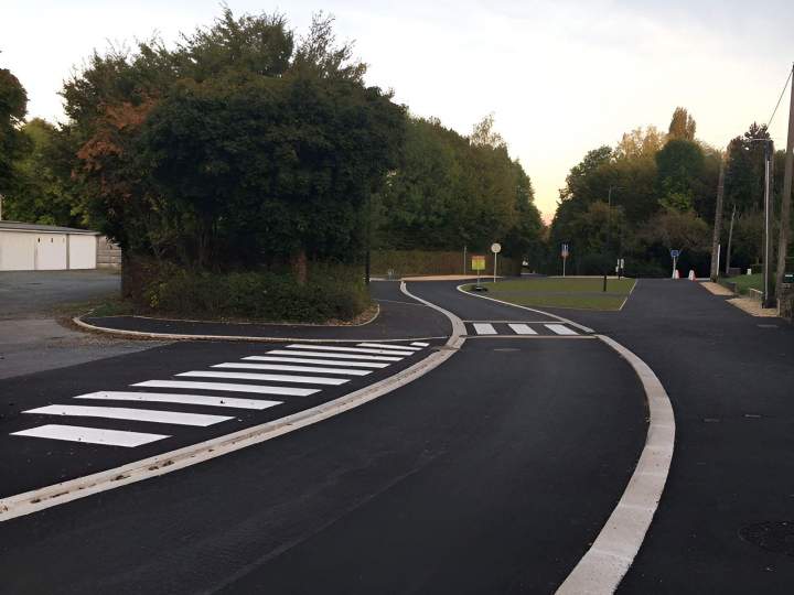 Marquage sur route Saint-Léonard-des-Bois