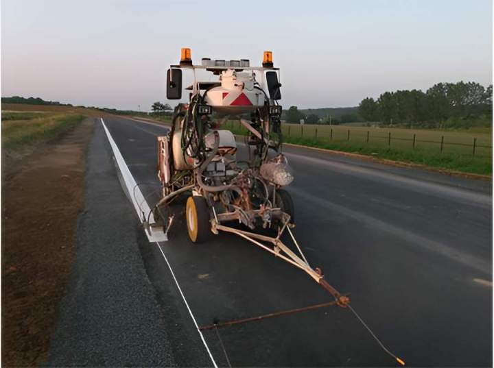 Machine routière HOFMANN H25 Saint-Léonard-des-Bois